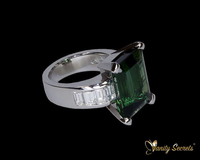 Vanity Secrets London Ring Green Tourmaline